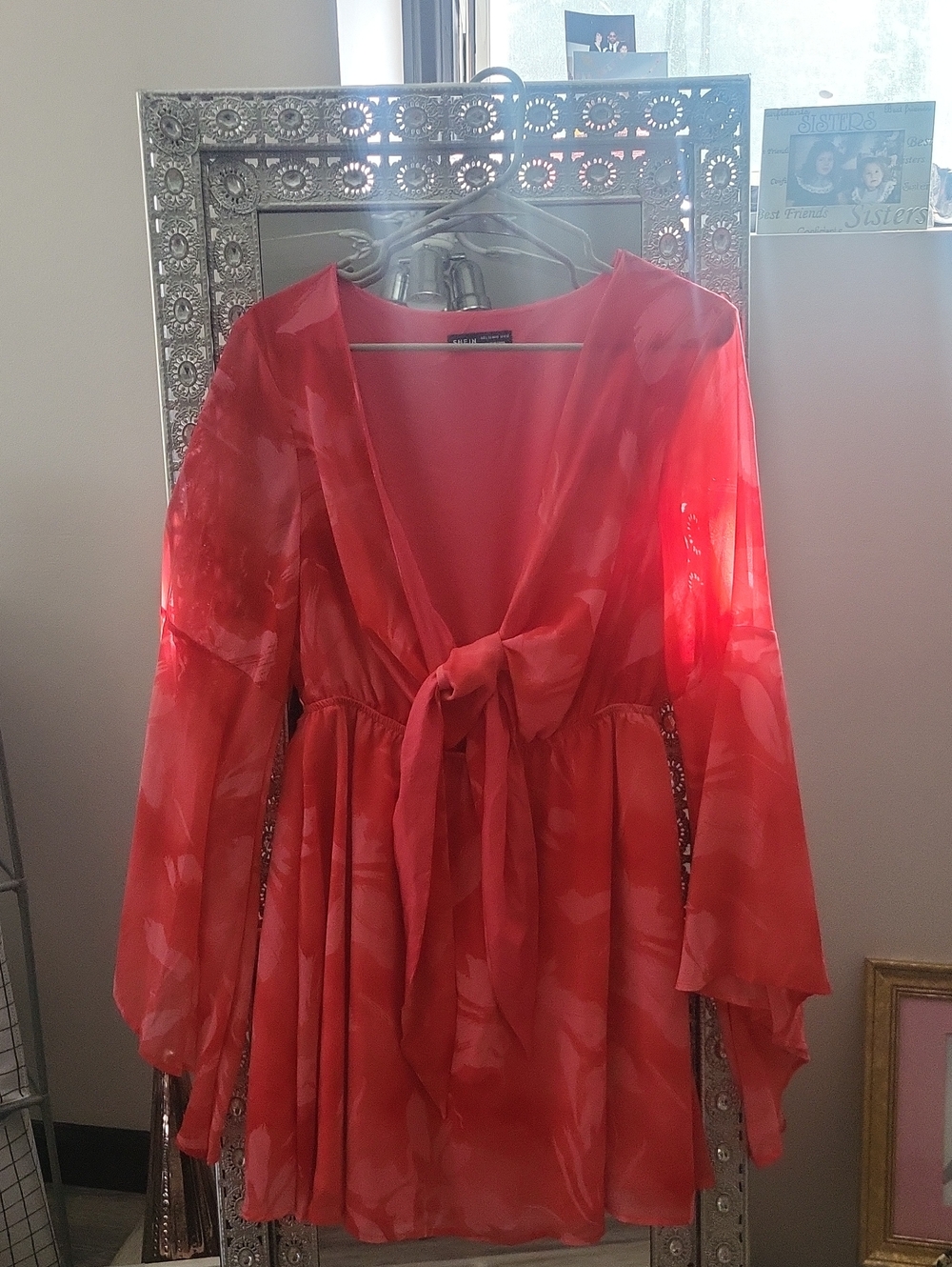 🌴 Pretty Floral Coral Pink Short Tropical Dress With Flowy Bell Sleeves - Picture 1 of 4
